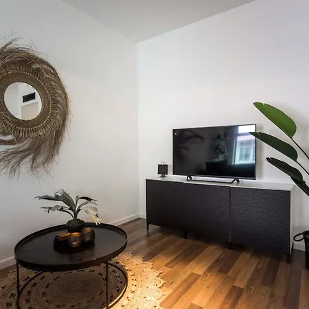 Sack-time Fashion Boutique 6 & 7 Apartment