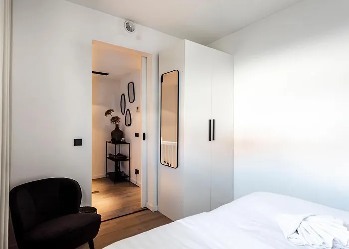 Sack-time Fashion Boutique 6 & 7 Apartment *