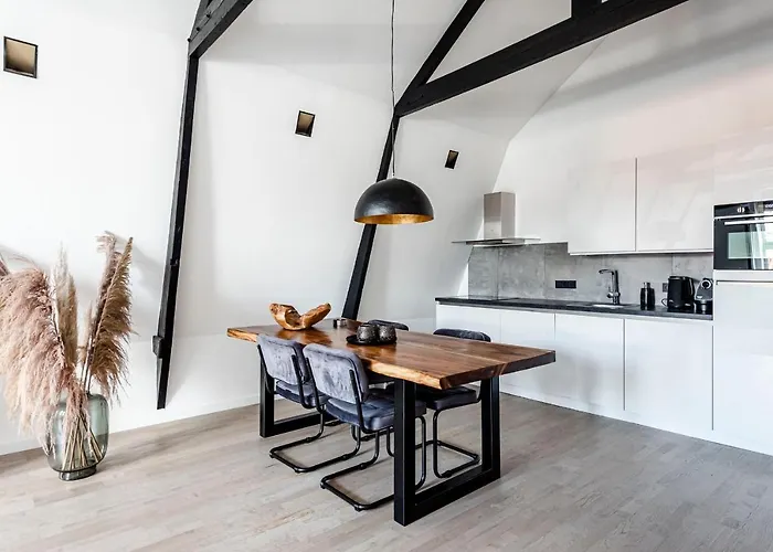 Sack-time Fashion Boutique 6 & 7 Apartment *